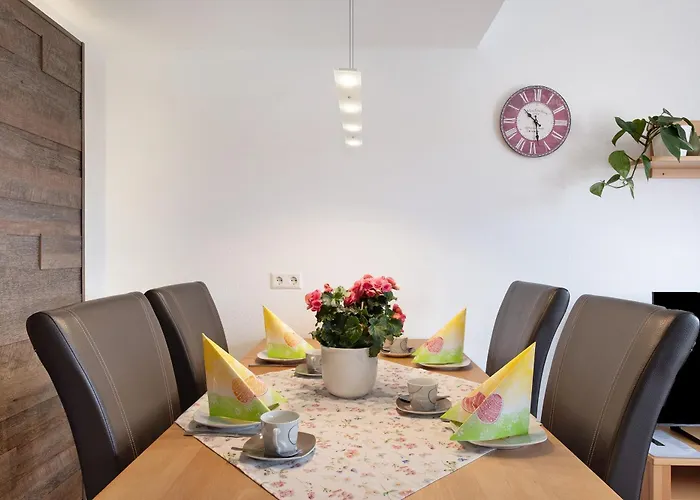 Apartament Haus Intlekofer *